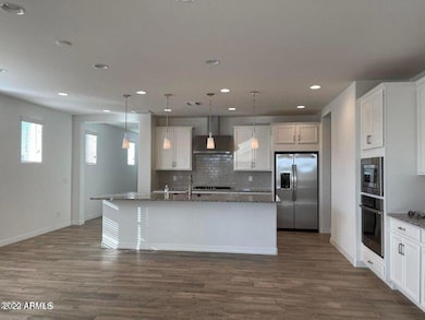 20845 Macaw kitchen 2