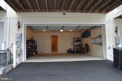 1504 Pin Oak Ct, Hanover, MD 21076 - photo 2