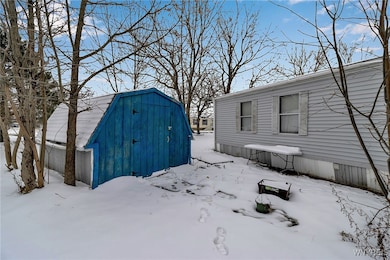 38 Harmony Ln, Buffalo, NY 14225 - photo 4