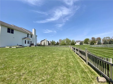 12311 Cobblestone Dr, Fishers, IN 46037 - photo 3