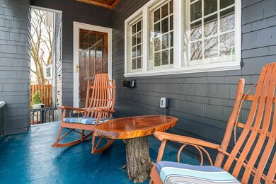 2622 - Front Porch
