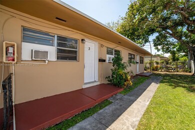15940 NE 19th Ct unit 3, North Miami Beach, FL 33162 - photo 2
