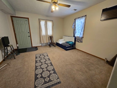 719 Maple Ave, Salina, KS 67401 - photo 4