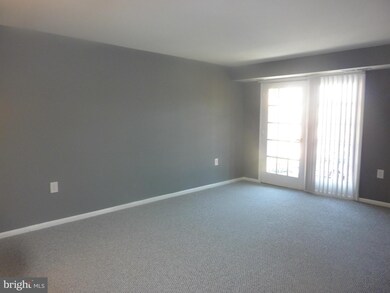 5937 Quantrell Ave unit 103, Alexandria, VA 22312 - photo 4