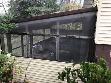 SUN ROOM WITH HOT TUB