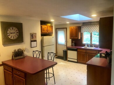 7 Hemlock Ln, Abington, MA 02351 - photo 4