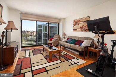 Watergate West Residences unit 905, Washington, DC 20037 - photo 4