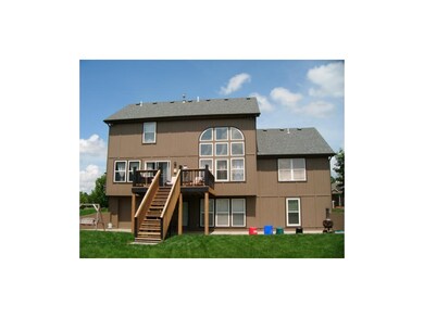 900 Birchwood Dr, Raymore, MO 64083 - photo 3