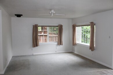 2720SLoop-2-LivingRoom