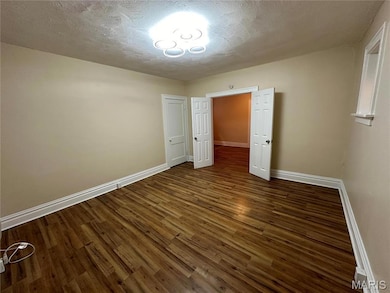 3859 Alberta St unit 1st Floor, Saint Louis, MO 63116 - photo 2