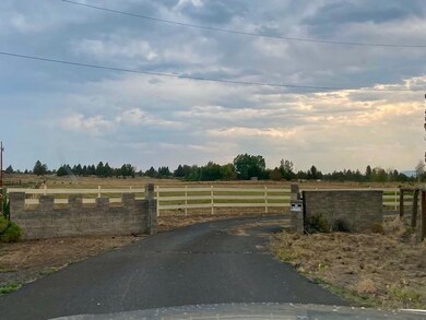 22530 Rickard Rd, Bend, OR 97702 - photo 3