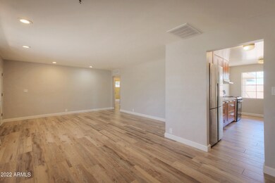 529W18th007