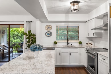 65 Tahiti Kitchen 3