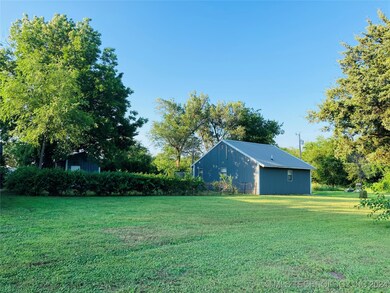 102 W Cypress St, Cushing, OK 74023 - photo 6