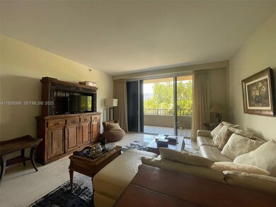 Oceansound unit 233, Key Biscayne, FL 33149 - photo 2