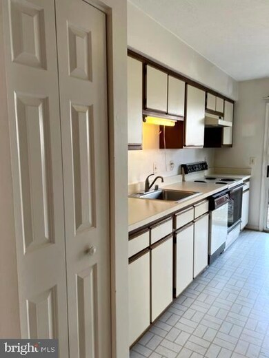 14017C Grumble Jones Ct, Centreville, VA 20121 - photo 5