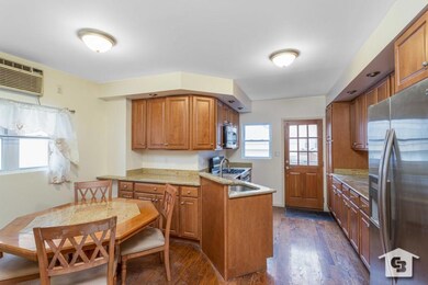 103-66 105 St, Queeens, NY 11417 - photo 4