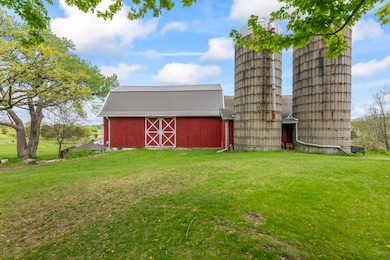 2 Barn
