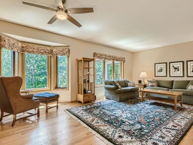 10 Living Room.jpg
