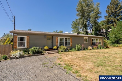 165 8th Place, Mill City, OR 97360 - photo 2