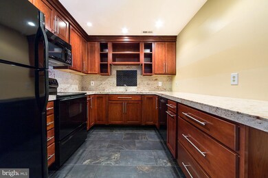 108 Pamela Ct unit 610, Levittown, PA 19057 - photo 5