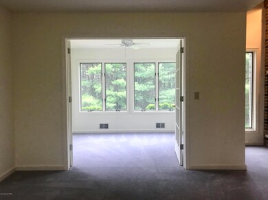 233 E Windsor Rd, Saylorsburg, PA 18353 - photo 7