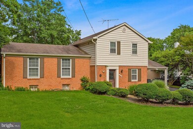 4003 Whispering Ln, Annandale, VA 22003 - photo 3