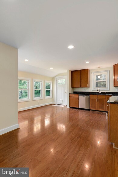 11 W D St, Brunswick, MD 21716 - photo 6