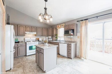 639 N Oriole Ave, Griffith, IN 46319 - photo 5