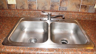 DOUBLE SINK WITH NEW FAUCET