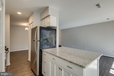 11228 Chestnut Grove Square unit 11228-129, Reston, VA 20190 - photo 6