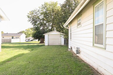 818 Vincil St, Moberly, MO 65270 - photo 5