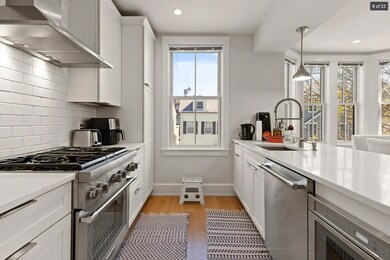 447 W 4th St unit 2, Boston, MA 02127 - photo 3