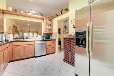 5415 Palm Springs Ln kitchen