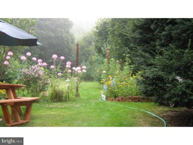 33 Walnut St, Middleport, PA 17953 - photo 2