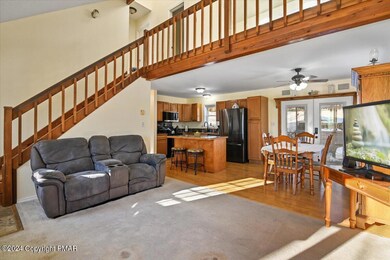 2114 Lakeview Rd, Bushkill, PA 18324 - photo 7