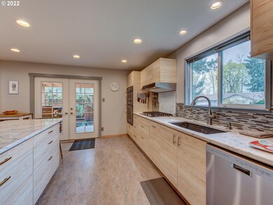 1595 Russet Dr, Eugene, OR 97401 - photo 6