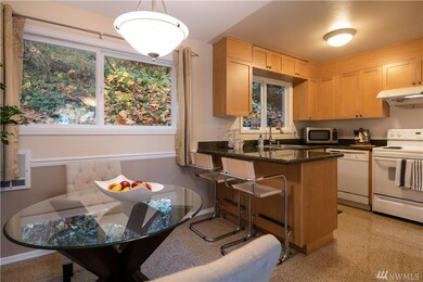 2945 76th Ave SE unit 7B, Mercer Island, WA 98040 - photo 4