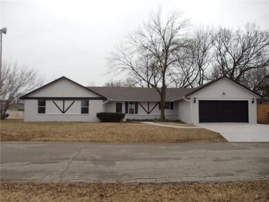 2000 N Bell Ave, Shawnee, OK 74804 - photo 2