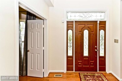 5706 Silk Tree Dr, Riverdale, MD 20737 - photo 3