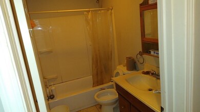 31 Grand St unit 1, Worcester, MA 01610 - photo 7