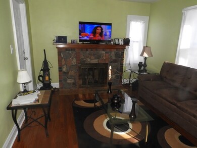 933 W Atlantic Ave, Waukegan, IL 60085 - photo 3