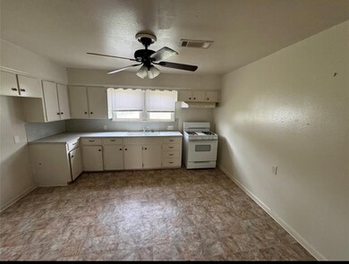 500 Tanner Ave, Cleveland, TX 77327 - photo 3