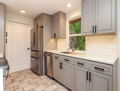 10527 243rd Place SW, Edmonds, WA 98020 - photo 4