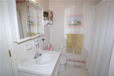 111 Runnymede Ct, Harleysville, PA 19438 - photo 7