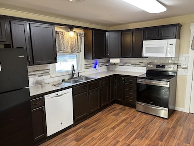 213 Pohlman St, Ellinwood, KS 67526 - photo 5