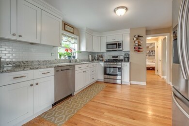 8 Laurel St, Peabody, MA 01960 - photo 6
