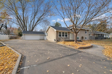 9525 Newton Ave N, Brooklyn Park, MN 55444 - photo 2