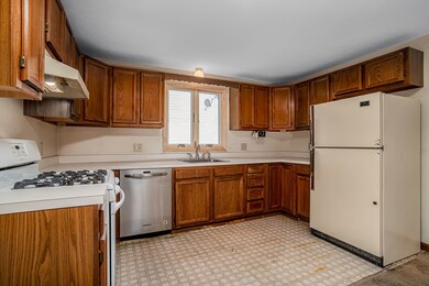 6 Catalpa Cir, Worcester, MA 01603 - photo 5