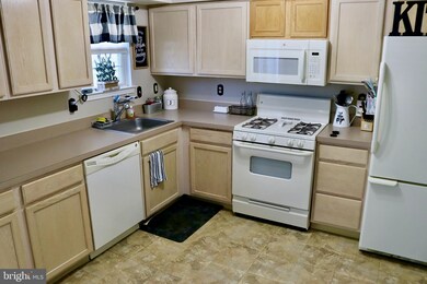 197 Lake Dr, Atco, NJ 08004 - photo 4